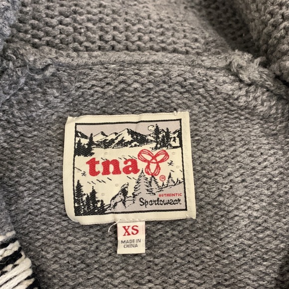 TNA 100% Lambswool zip up sweater - Picture 5 of 6